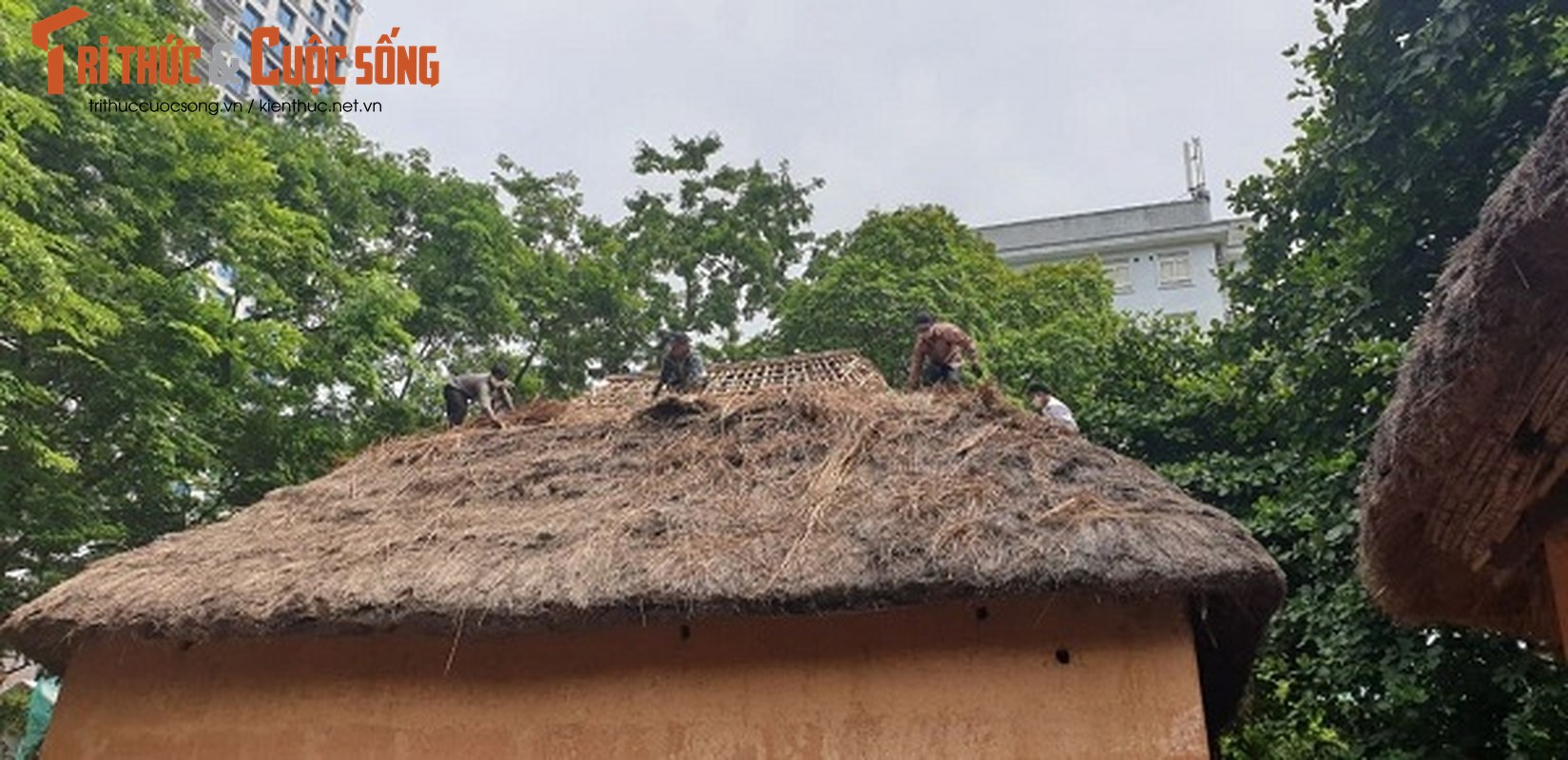 Ngoi nha cua nguoi Ha Nhi duoc sua chua ngay giua long Ha Noi-Hinh-7