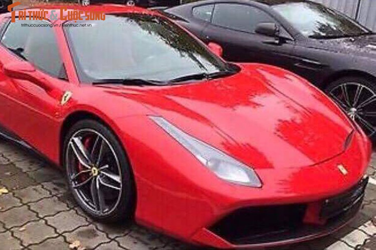 Sieu xe Ferrari 488 Spider cap ben Viet Nam dau nam 2017-Hinh-4