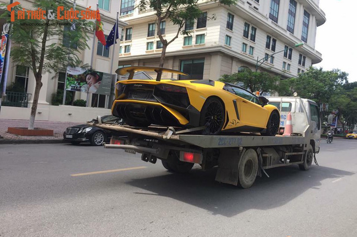 Lamborghini Aventador SV mui tran gia 39 ty tai Viet Nam-Hinh-4