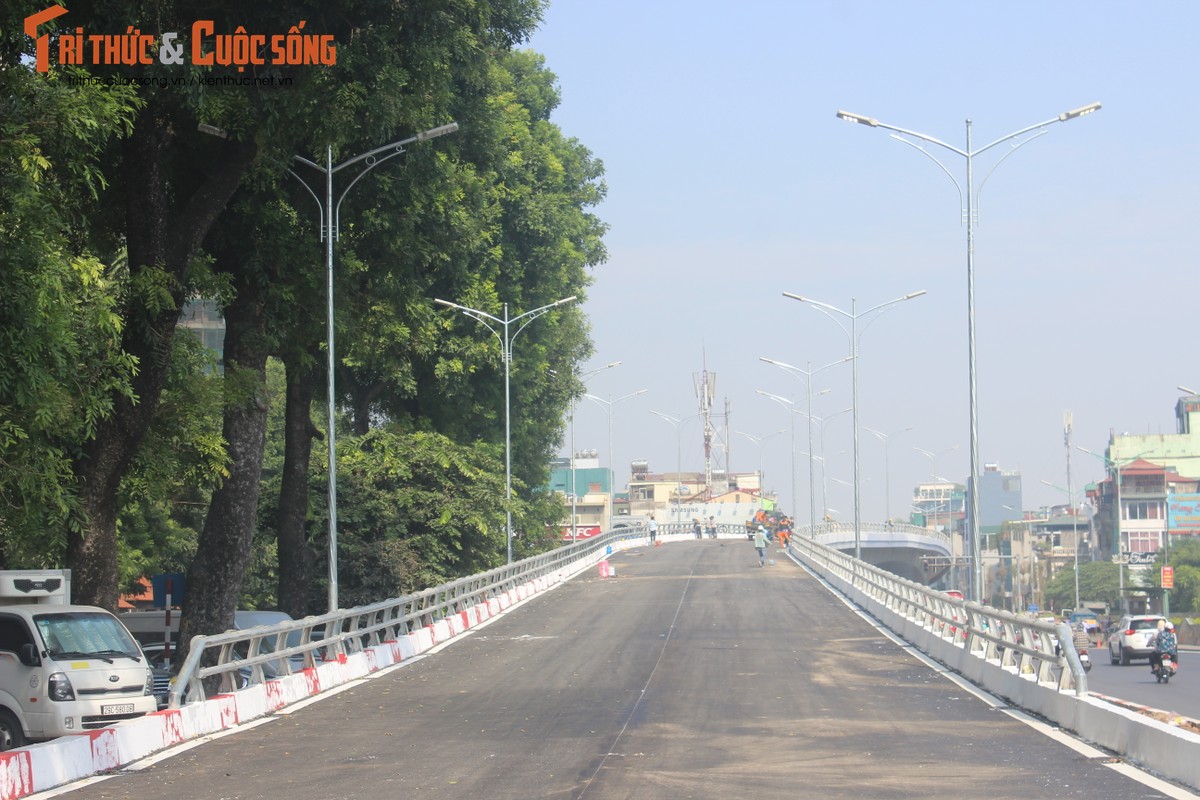 Ha Noi: Can canh cau vuot An Duong 312 ty dong sap thong xe