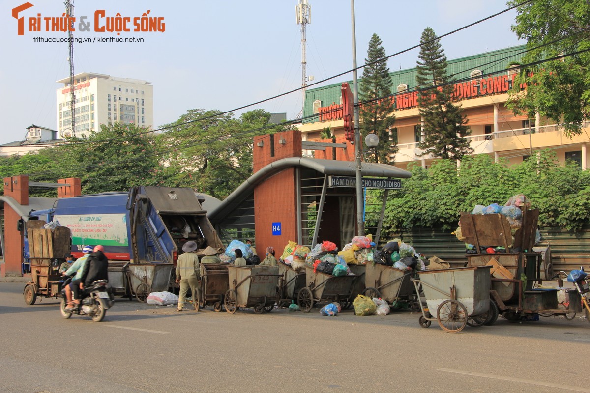 Dan nau lau duoi duong ham di bo nghin ty o Ha Noi-Hinh-3