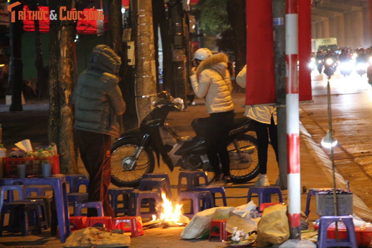 Ha Noi: Nguoi lao dong dot lua chong choi voi ret duoi 10 do C-Hinh-6