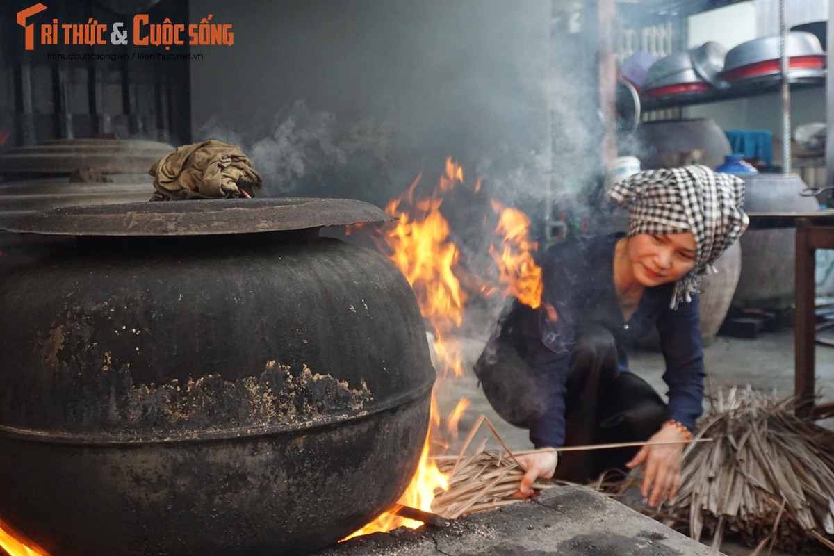 Cu ba hon 30 nam gin giu nghe goi banh tet truyen thong-Hinh-11