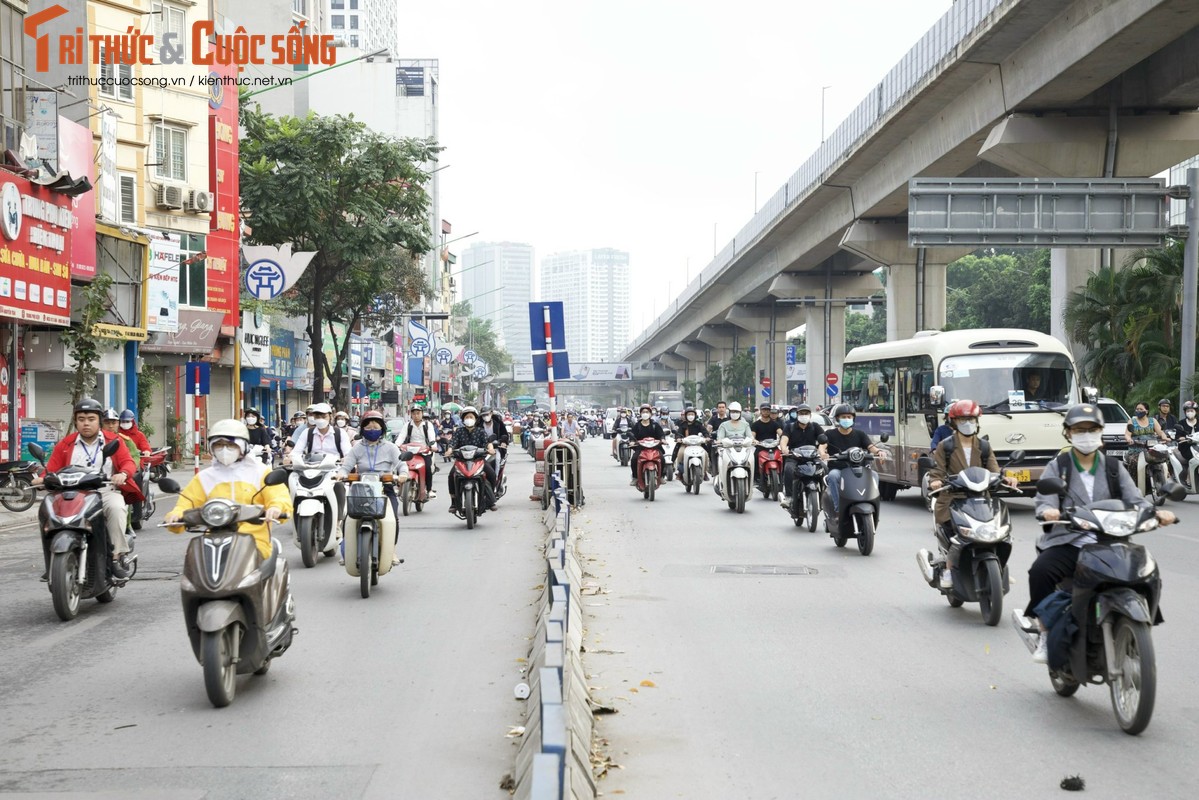 Ha Noi: Gan 4 thang phan lan, duong Nguyen Trai van hon loan-Hinh-2