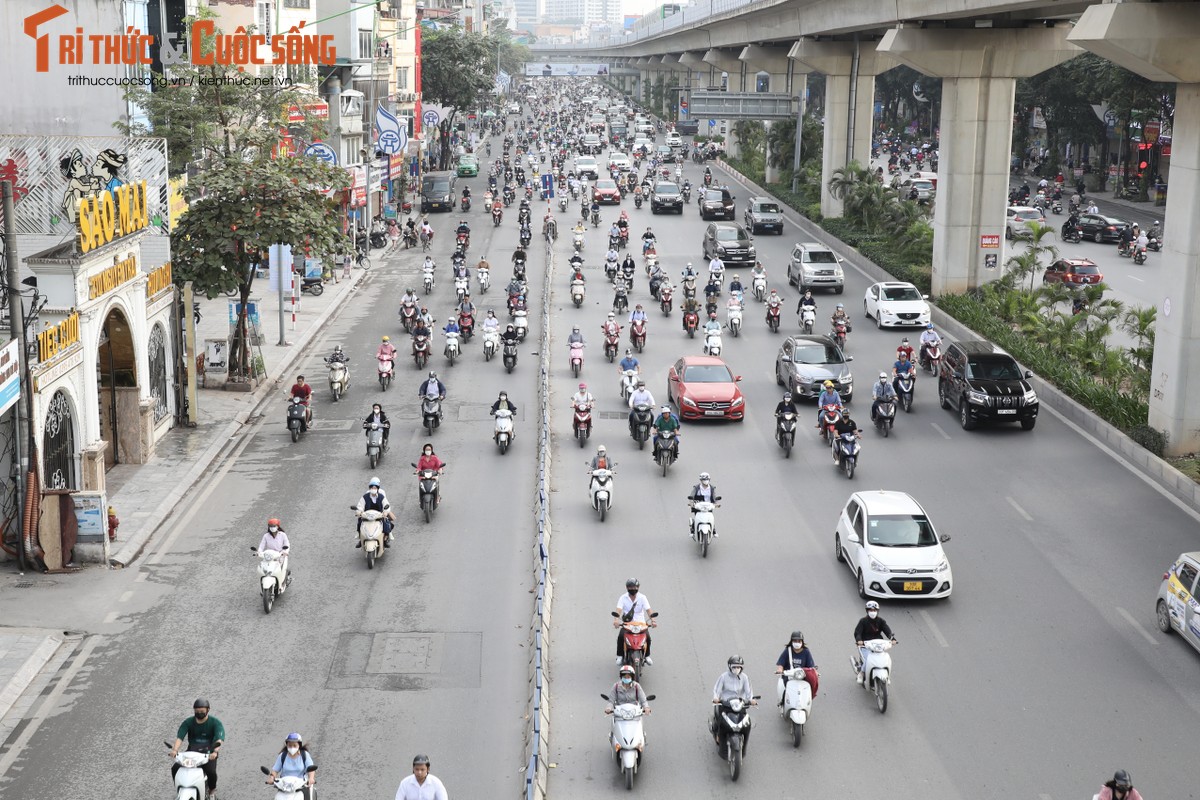 Ha Noi: Gan 4 thang phan lan, duong Nguyen Trai van hon loan