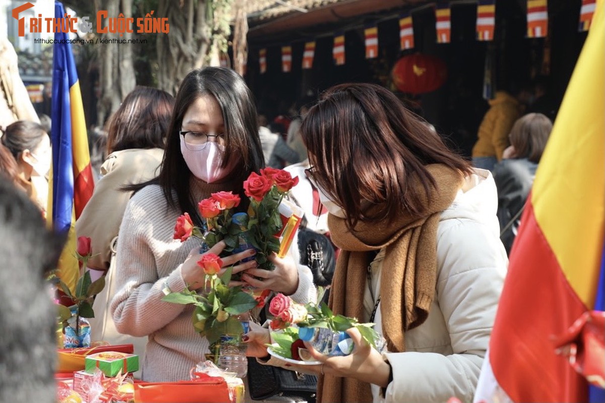 Sam le cau tinh duyen ngay Valentine o chua Ha, dung quen hoa hong-Hinh-2