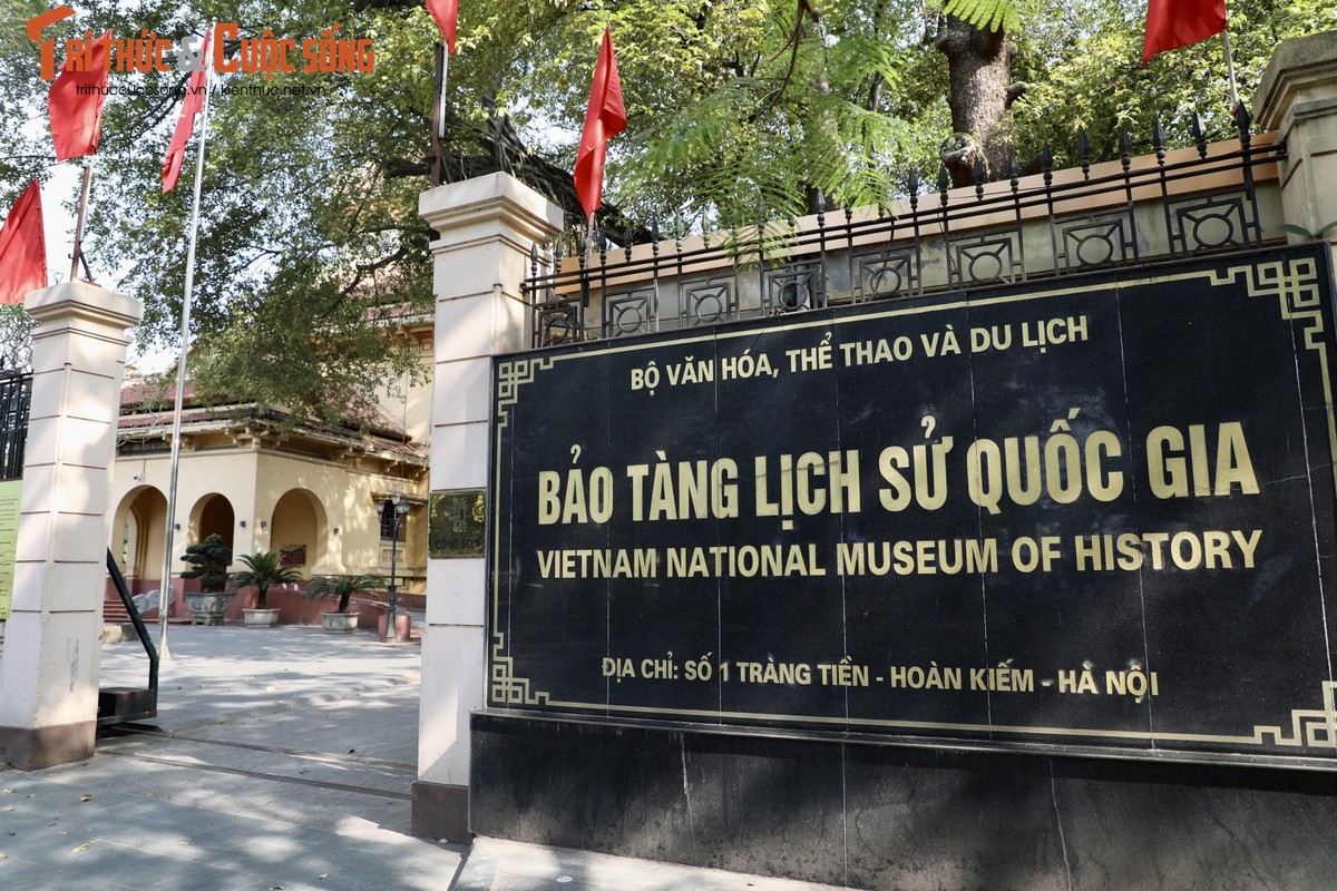 Ngam kien truc Dong Duong gan 100 tuoi cua Bao tang lich su quoc gia