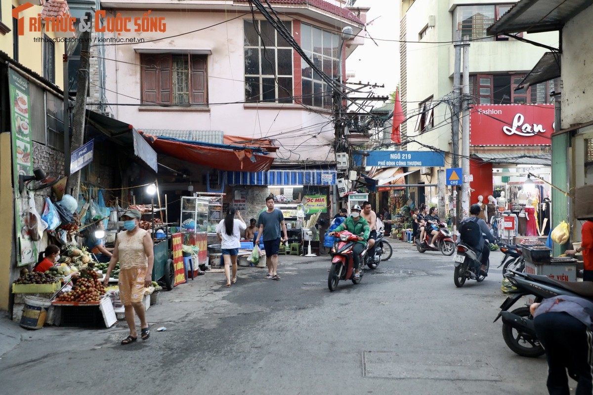 Ha Noi: Via he phuong Dinh Cong bi chiem dung ca ngay lan dem-Hinh-11