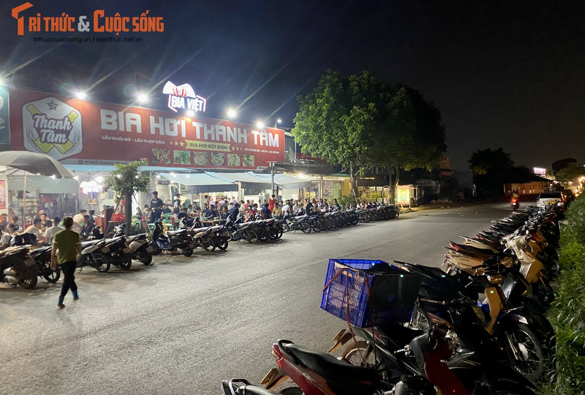 Ha Noi: Via he phuong Dinh Cong bi chiem dung ca ngay lan dem-Hinh-13