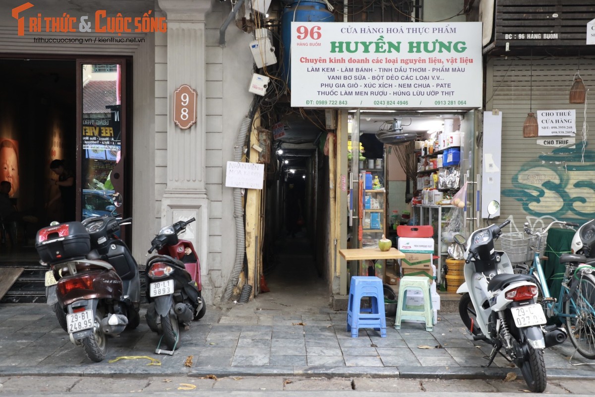 Can canh nhung con ngo “dia dao” toi om, hep nhat Ha Noi-Hinh-4