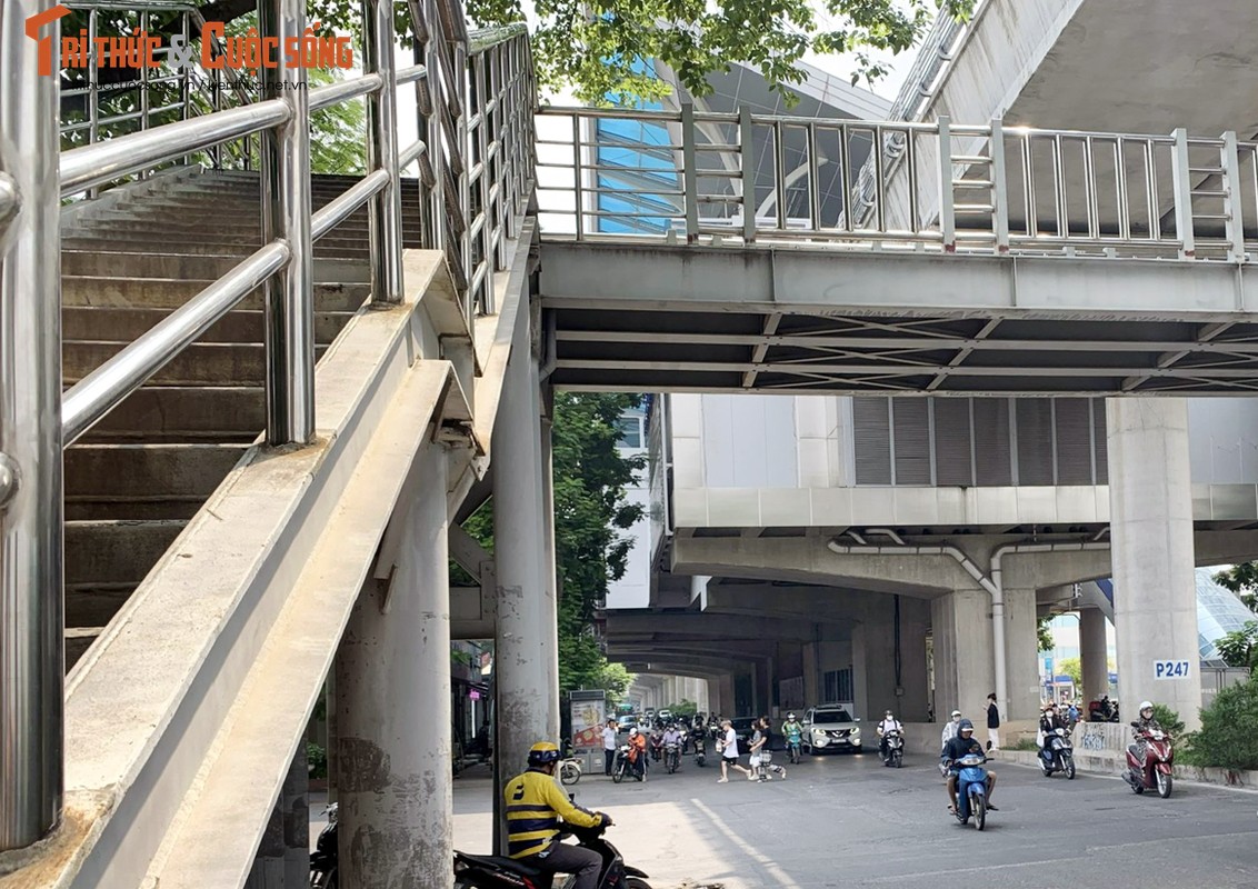 Ha Noi: Vo tu sang duong, nguoi dan nhu “dua gion voi tu than“-Hinh-5