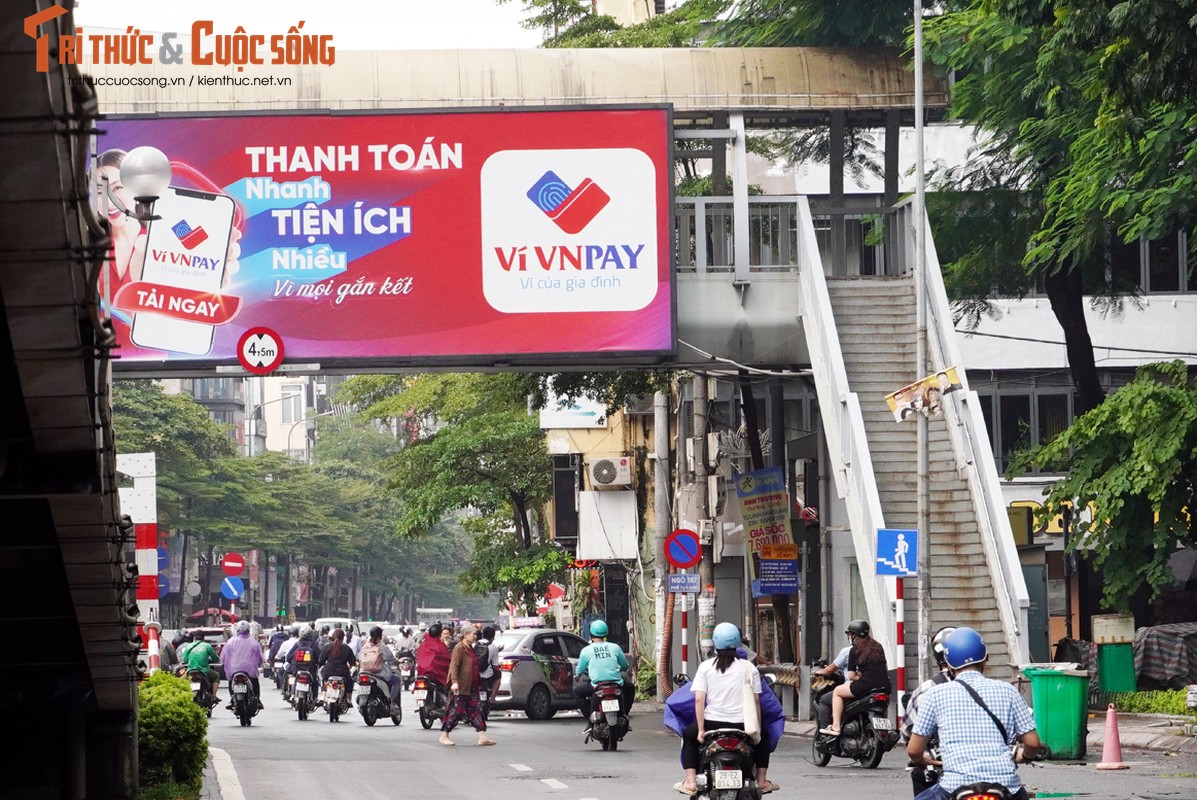 Ha Noi: Vo tu sang duong, nguoi dan nhu “dua gion voi tu than“-Hinh-8