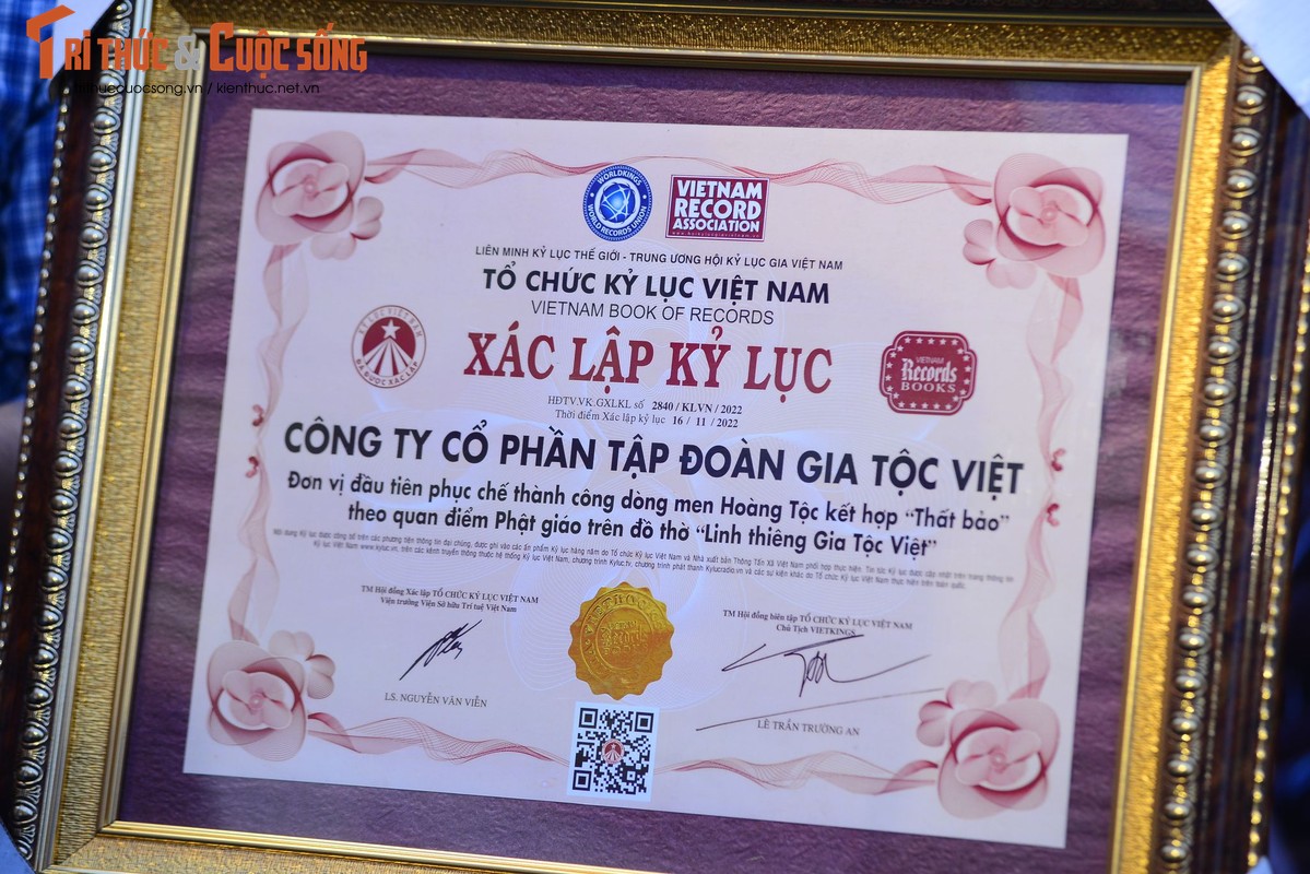 Bo do gom men co Hoang toc gia 400 trieu co gi dac biet?-Hinh-11