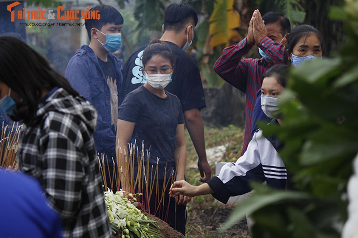 Dam tang nu sinh Hoc vien ngan hang bi sat hai: La vang buon tien la xanh-Hinh-5