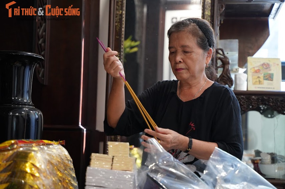 Dich COVID-19: Nguoi dan Ha Noi lam le cung online ngay le Vu Lan-Hinh-2