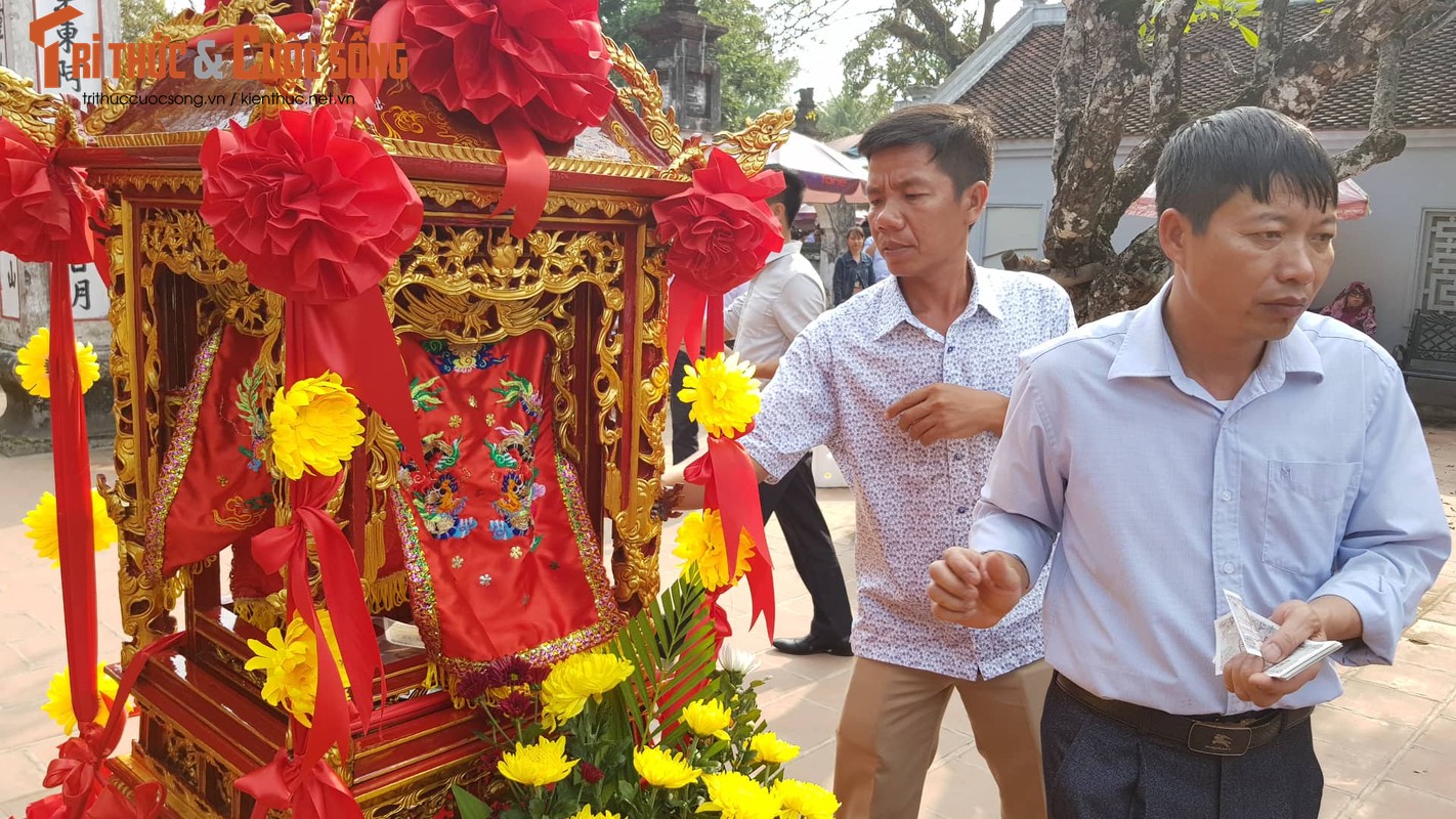 Hinh anh xau xi nhet tien vao kieu truoc gio khai an den Tran 2019-Hinh-2