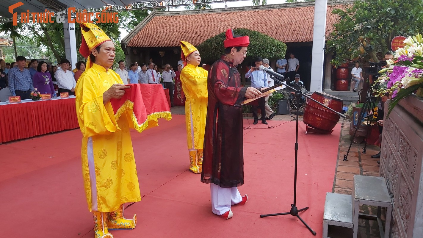 Nguoi dan duoc kham, nhan thuoc mien phi tai hoi den Bia 2024-Hinh-4