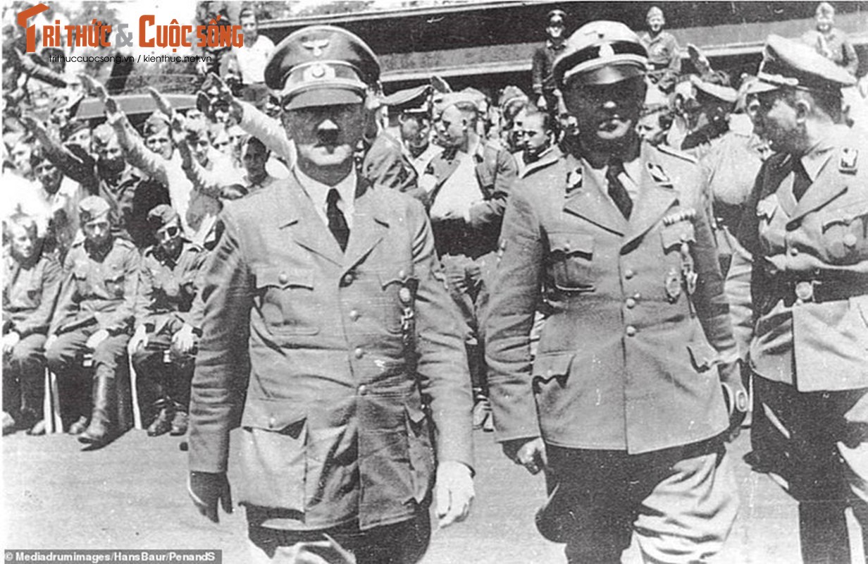 View - 	Thân tín kể lại những ngày cuối đời của trùm phát xít Hitler