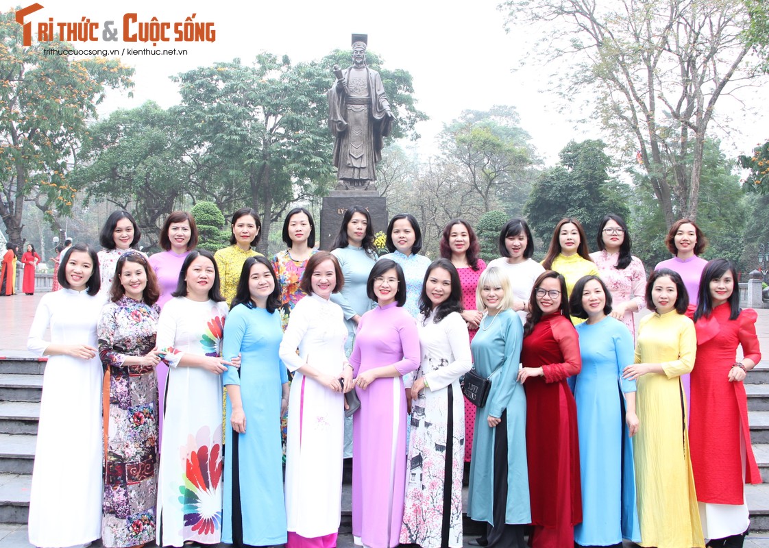 Quoc te Phu nu 8/3: Net dep nu can bo, nhan vien VUSTA trong ta ao dai-Hinh-10