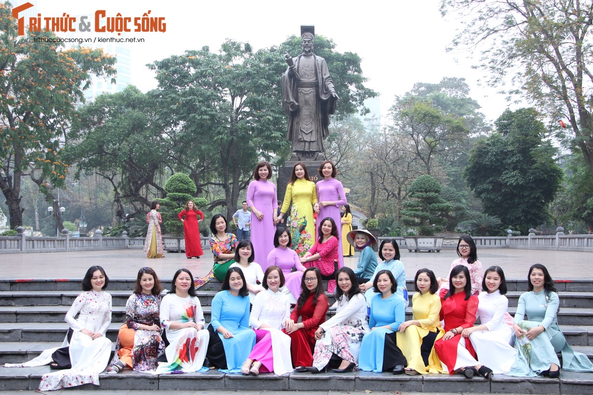 Quoc te Phu nu 8/3: Net dep nu can bo, nhan vien VUSTA trong ta ao dai-Hinh-11