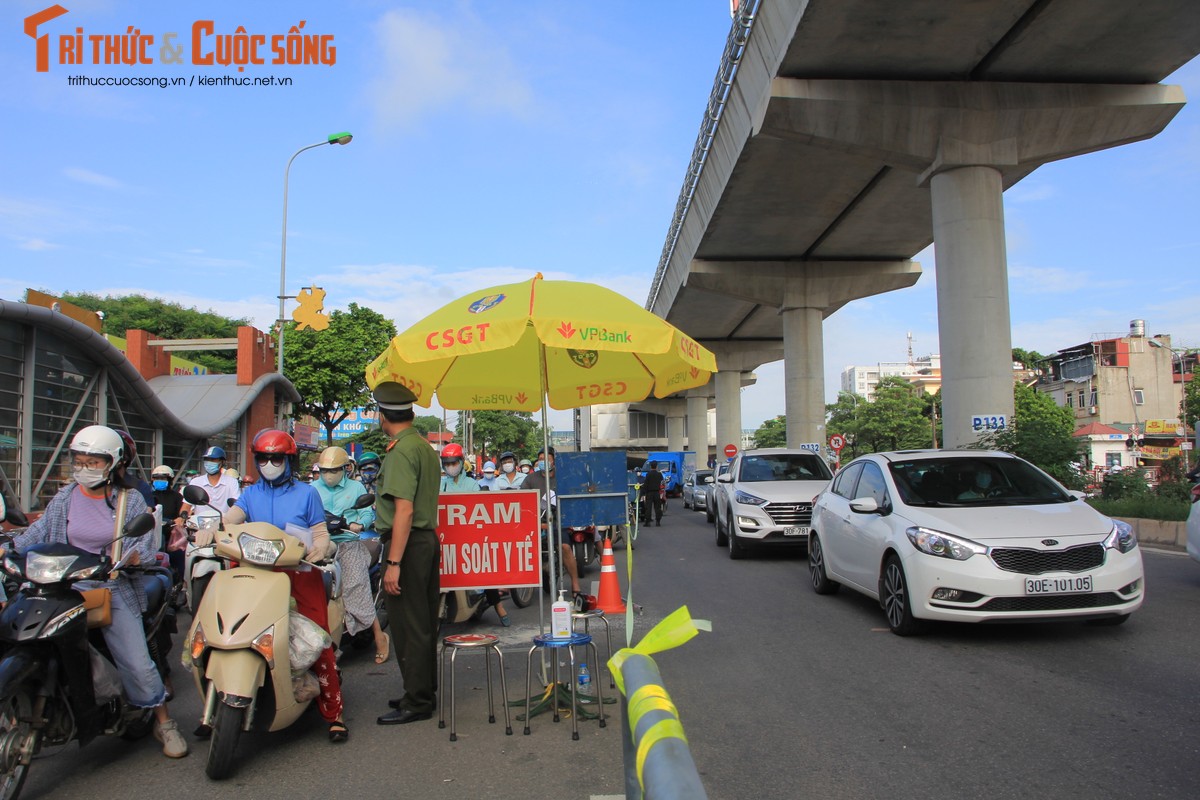 Ngay dau di lam sau ky nghi Quoc khanh 2/9: Quoc lo 32 un u-Hinh-16