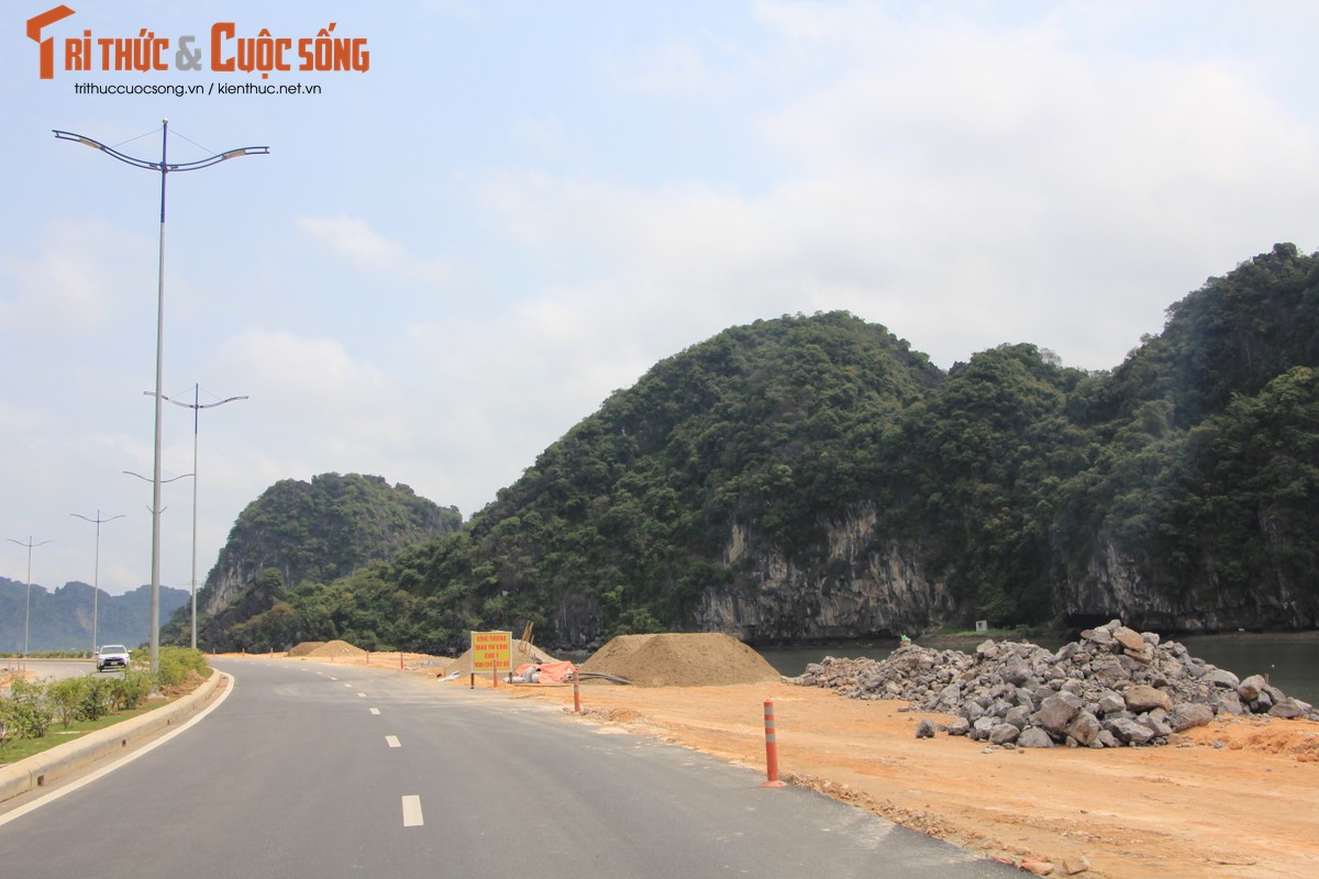 Nguoi dan lo ngai tuyen duong Ha Long - Cam Pha tiem an nhieu nguy co tai nan-Hinh-5