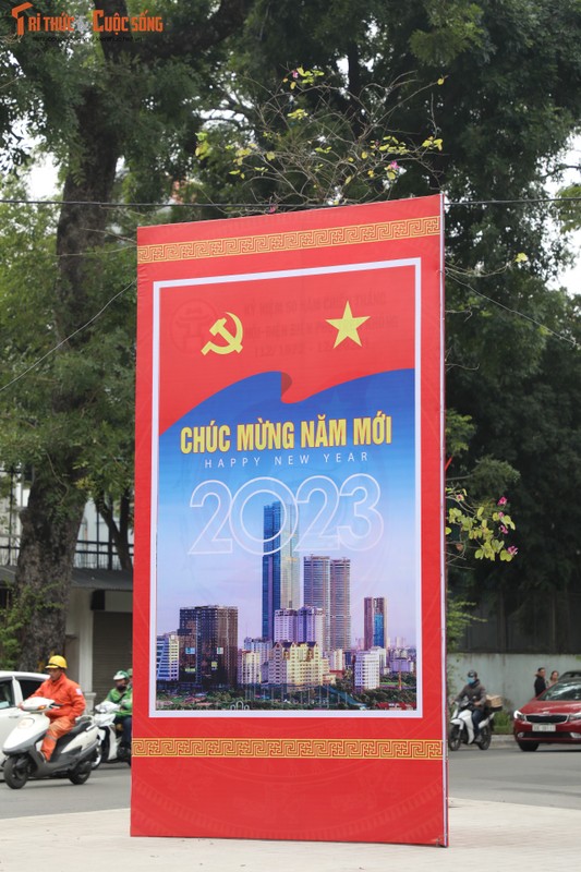 Duong pho Ha Noi ruc ro co hoa chao don xuan Quy Mao 2023-Hinh-9