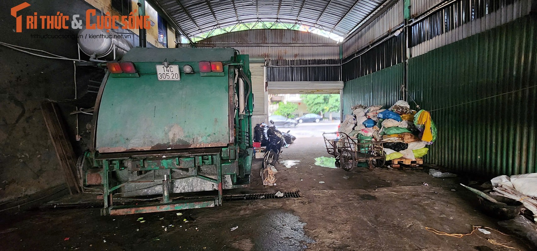 Ben pha Bai Chay - chung nhan lich su bi bo hoang, lam noi chua rac-Hinh-10