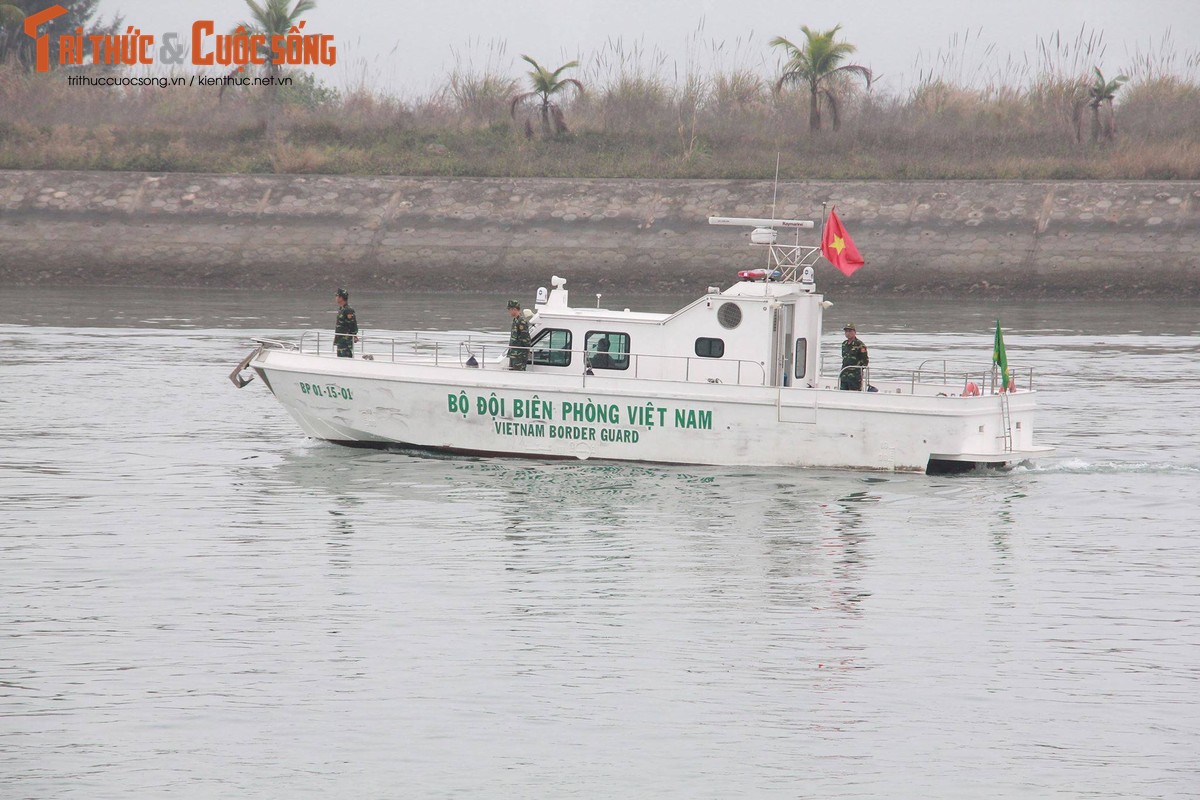 Anh: Du thuyen dua doan lanh dao cap cao Trieu Tien tham quan Vinh Ha Long-Hinh-10