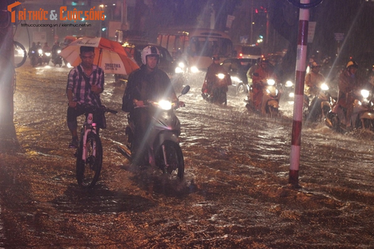 Toan canh Ha Noi ngap ung do anh huong cua bao so 3-Hinh-8