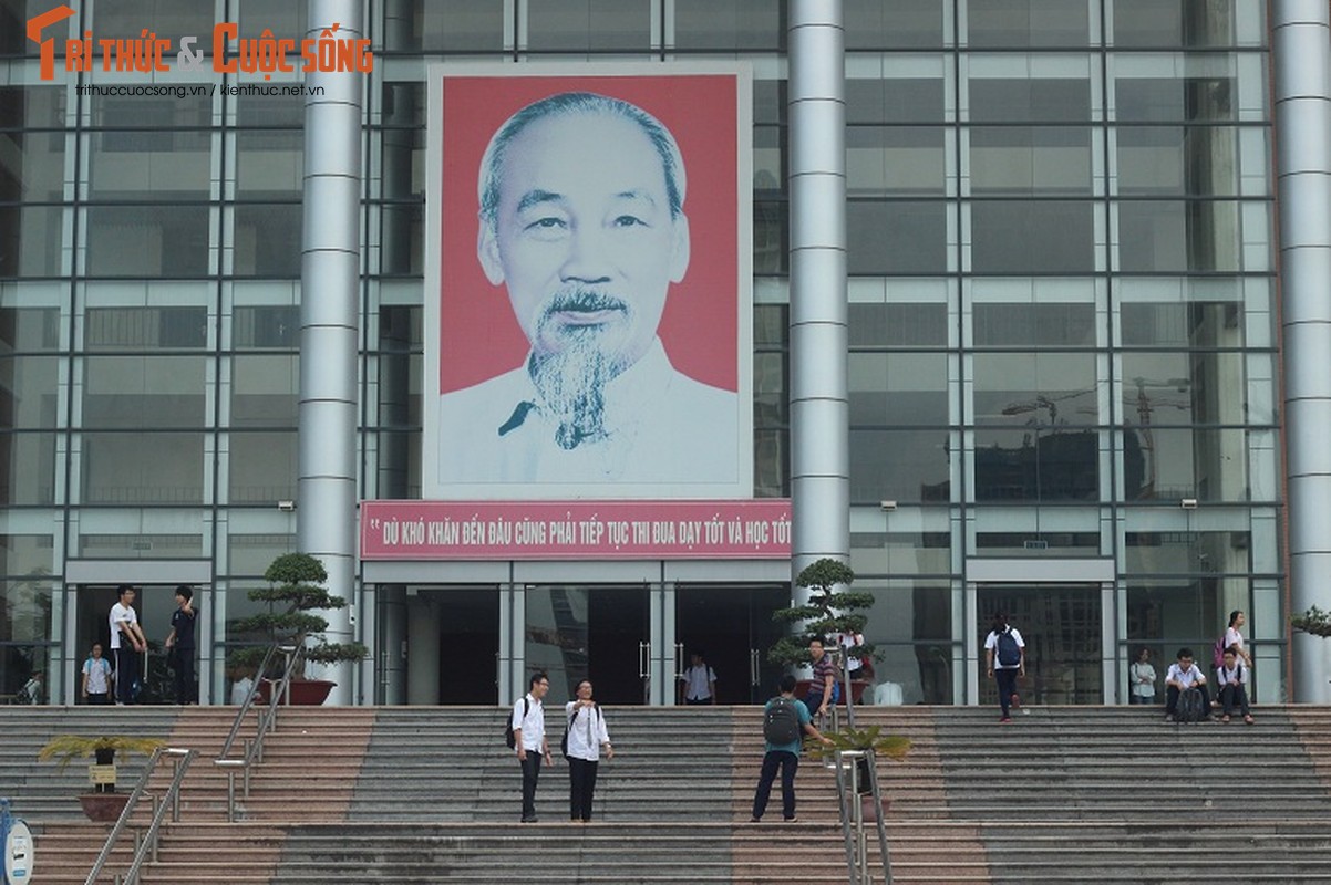 Anh: Si tu ra khoi phong thi som, tu tin dat diem 10 Ngoai ngu