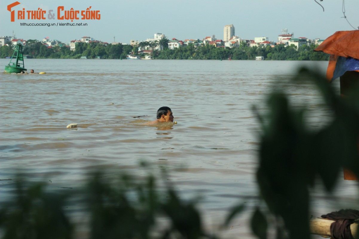 Rung minh canh nguoi Ha Noi tam giua nuoc lu song Hong-Hinh-5