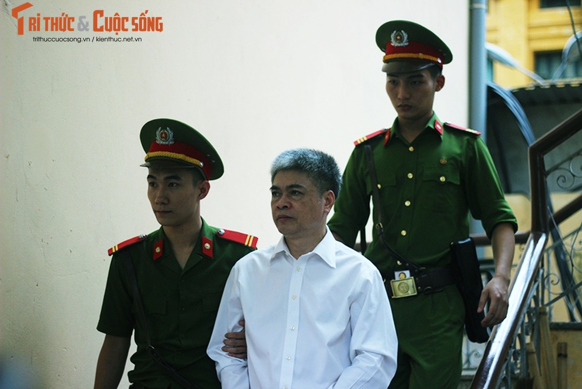 Anh: Ha Van Tham mim cuoi, Nguyen Xuan Son hoc hac sau ban an-Hinh-6