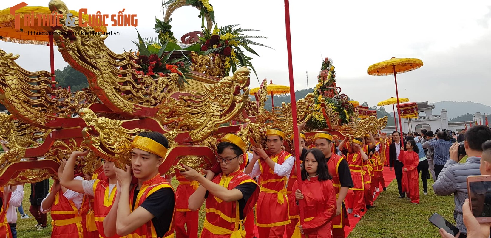 Dac sac, hoanh trang ngay khai hoi xuan Yen Tu 2019-Hinh-8