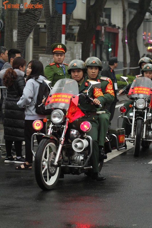 Chu tich Kim Jong-un dang den Ha Noi, an ninh duoc that chat tuyet doi-Hinh-6