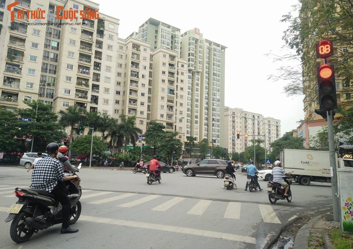 Hinh anh xau xi cua nguoi dan vi pham giao thong o Ha Noi dip nghi Gio To-Hinh-13