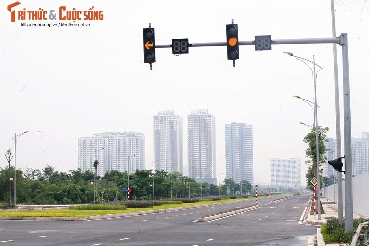 Ha Noi: Co dat san khach nhon nhip tren duong Nguyen Van Huyen 