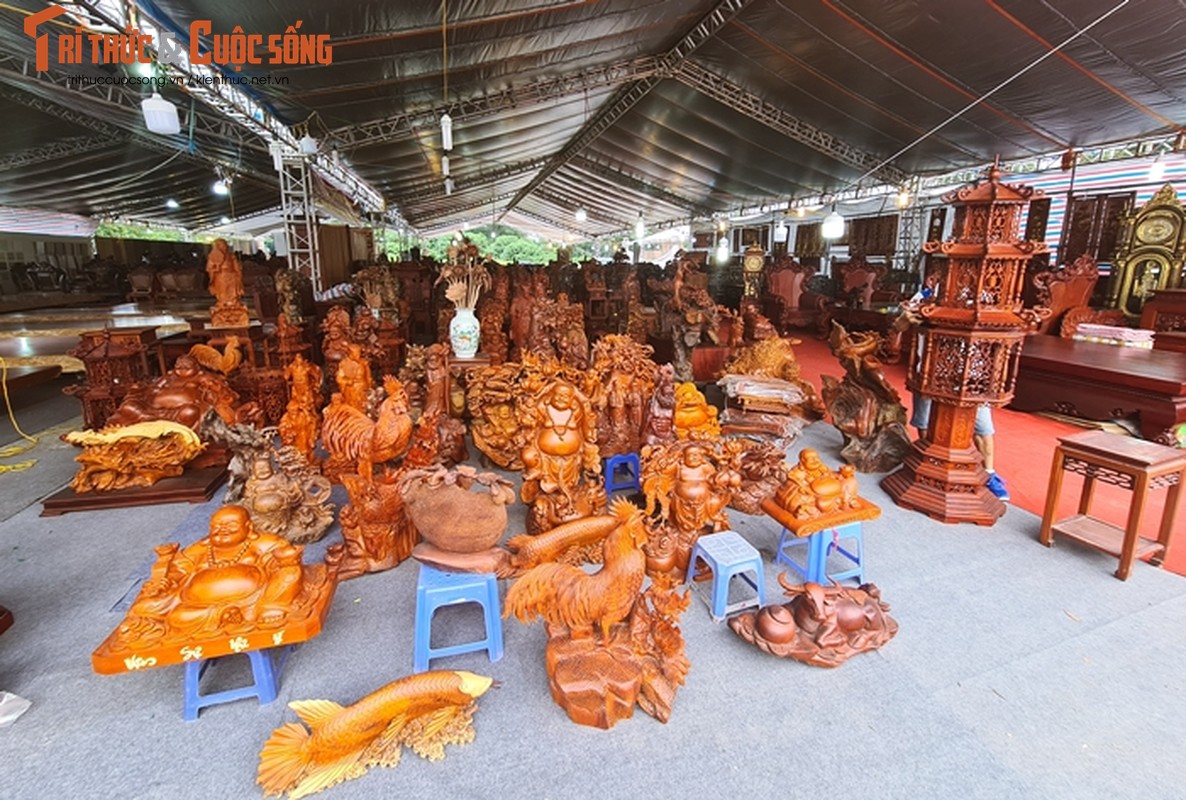 Man nhan pho tuong huong Phat dieu khac ti mi, ai ngam cung 