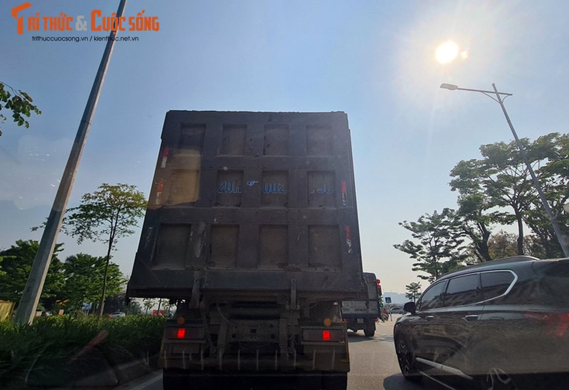 “Binh doan” xe gan logo Hung Phat co dau hieu coi noi thanh thung... tung hoanh duong de song Hong-Hinh-6