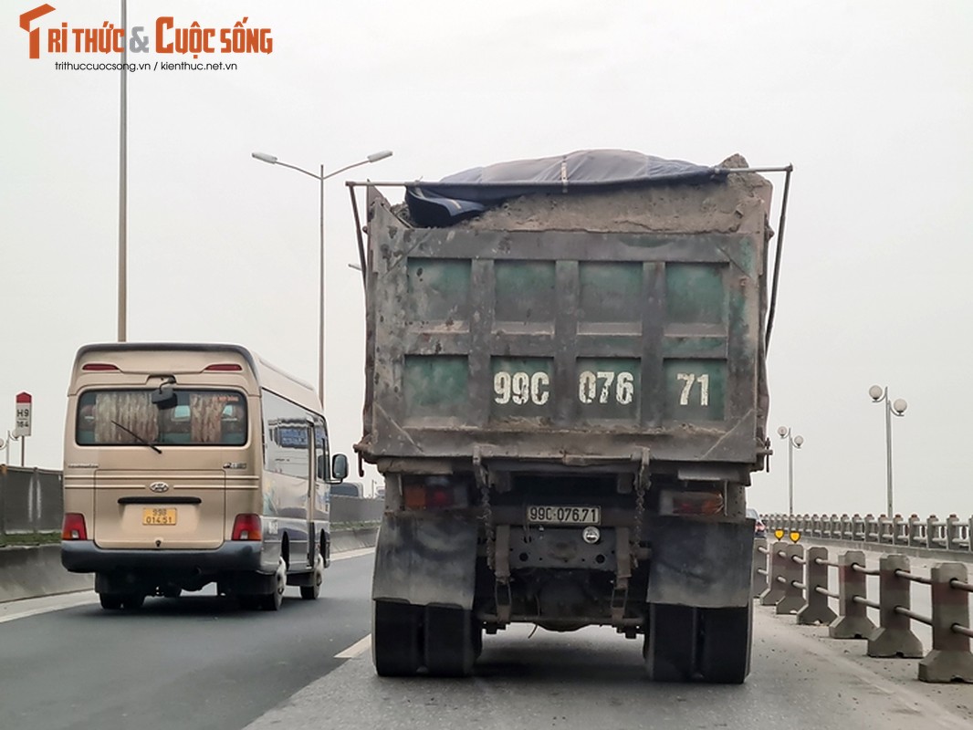 Ha Noi: Binh doan xe nghi qua tai chay vao duong cam, “cay nat” de Nguyen Khoai-Hinh-7