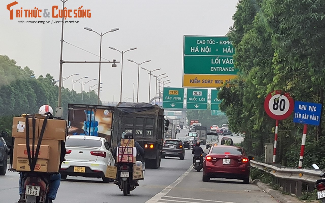 Ha Noi: Binh doan xe nghi qua tai chay vao duong cam, “cay nat” de Nguyen Khoai-Hinh-9