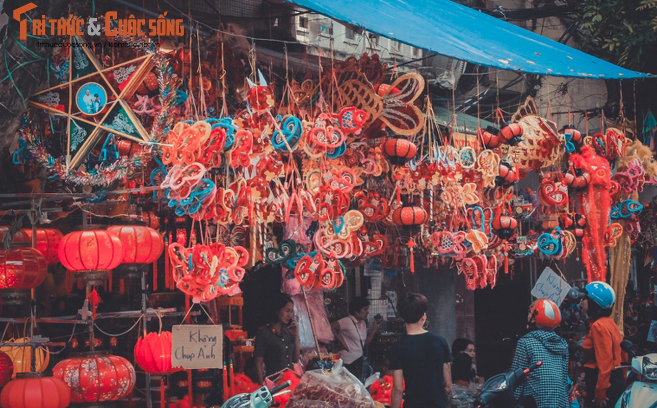 Do choi Trung thu truyen thong nhuom do pho phuong Ha Noi