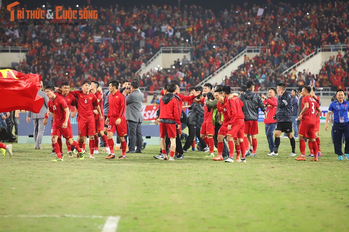 Doi tuyen Viet Nam vo dich AFF Cup va nhung hinh anh khong the quen-Hinh-2