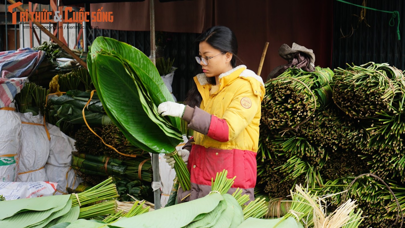 Can canh cho la dong Ha Noi ngay giap Tet-Hinh-2