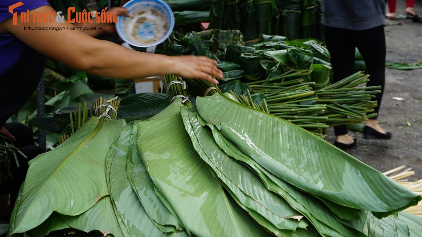 Can canh cho la dong Ha Noi ngay giap Tet-Hinh-3