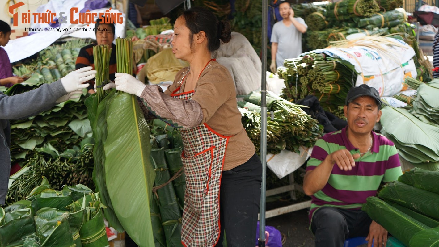 Can canh cho la dong Ha Noi ngay giap Tet-Hinh-6