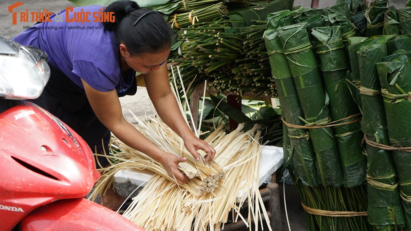 Can canh cho la dong Ha Noi ngay giap Tet-Hinh-7