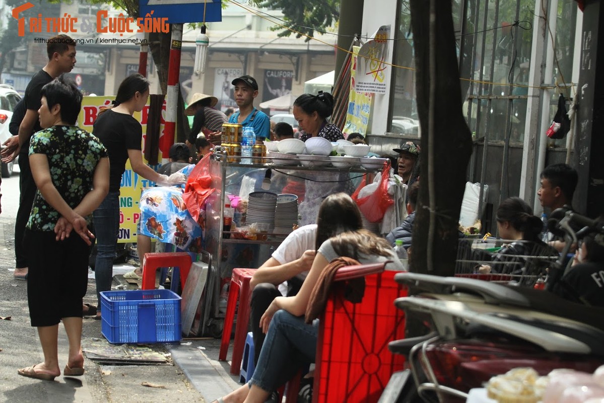 Mung 2 Tet, hang an via he Ha Noi tang gia van dat khach-Hinh-5