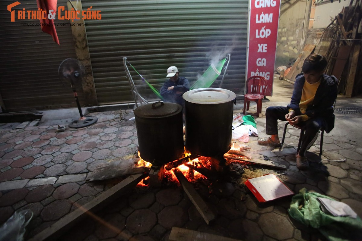 Nguoi dan Ha Noi vui thu trong banh chung cho troi sang-Hinh-7