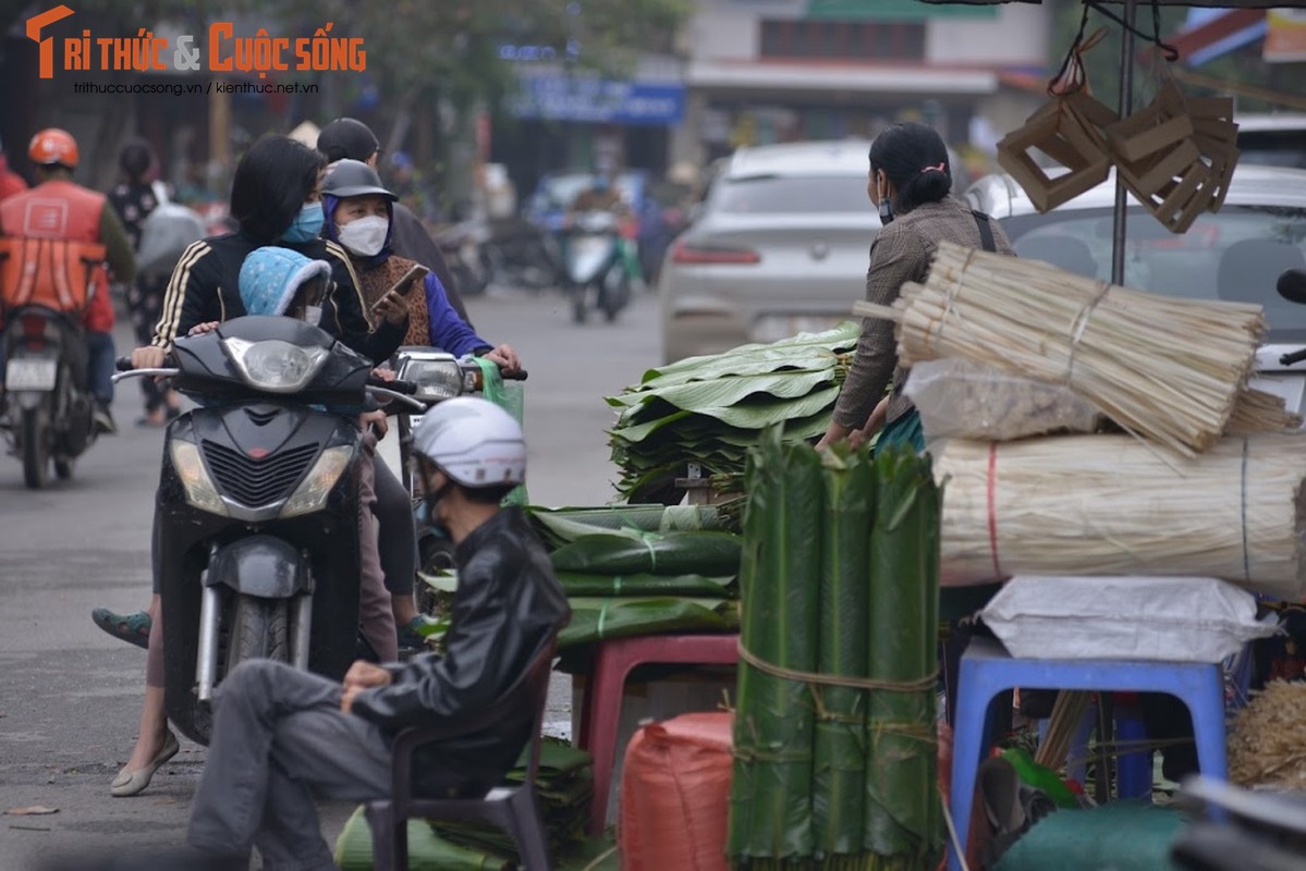 Cho la dong lau doi nhat Ha Noi: Khach vang ve, gia hang cao-Hinh-8